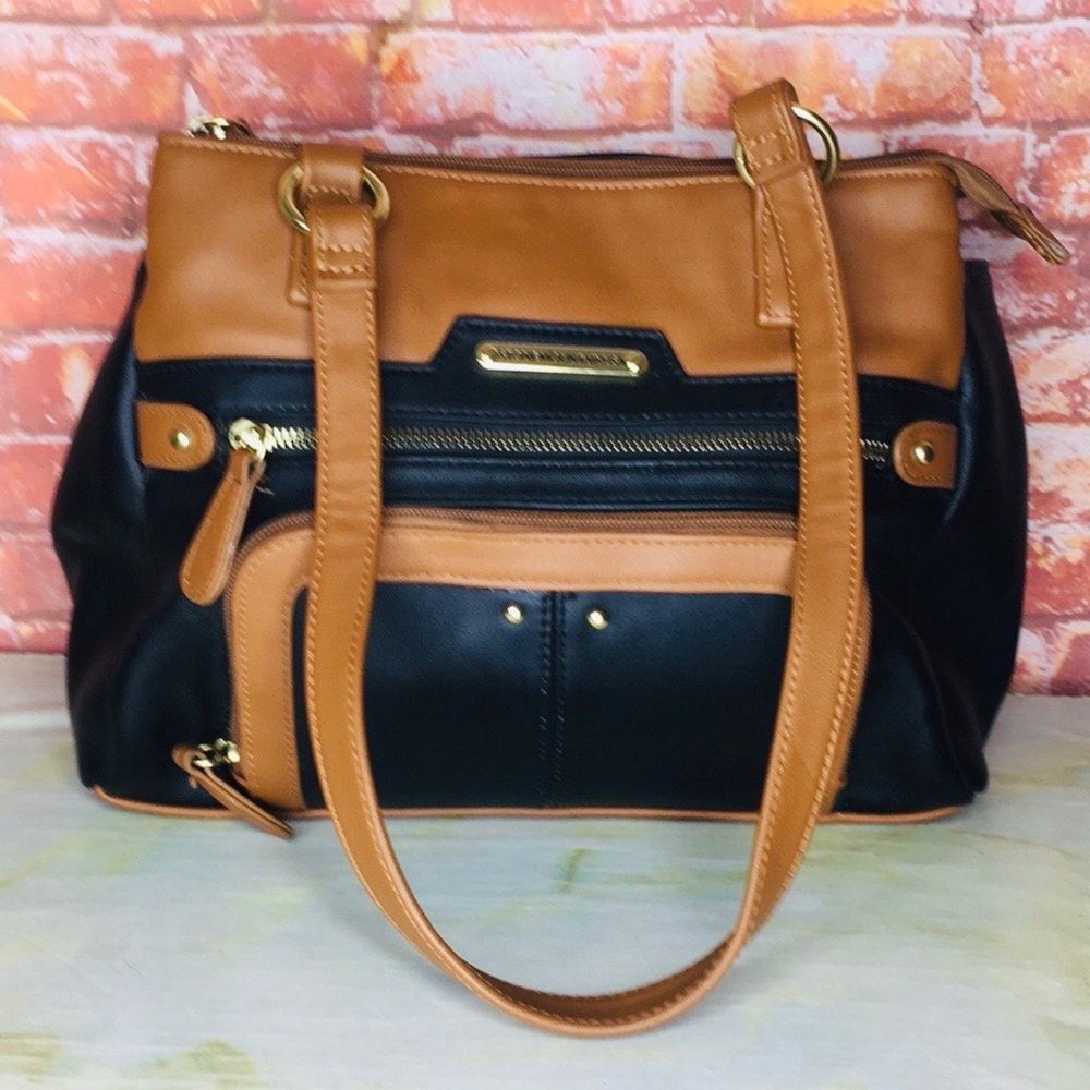 Stone Mountain Accessories Stylish Two-Tone Black and Tan Leather Shoulder Bag